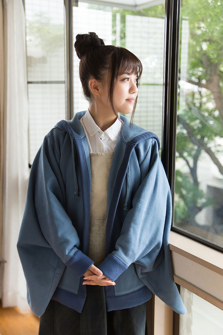 Dynamic kimono poses