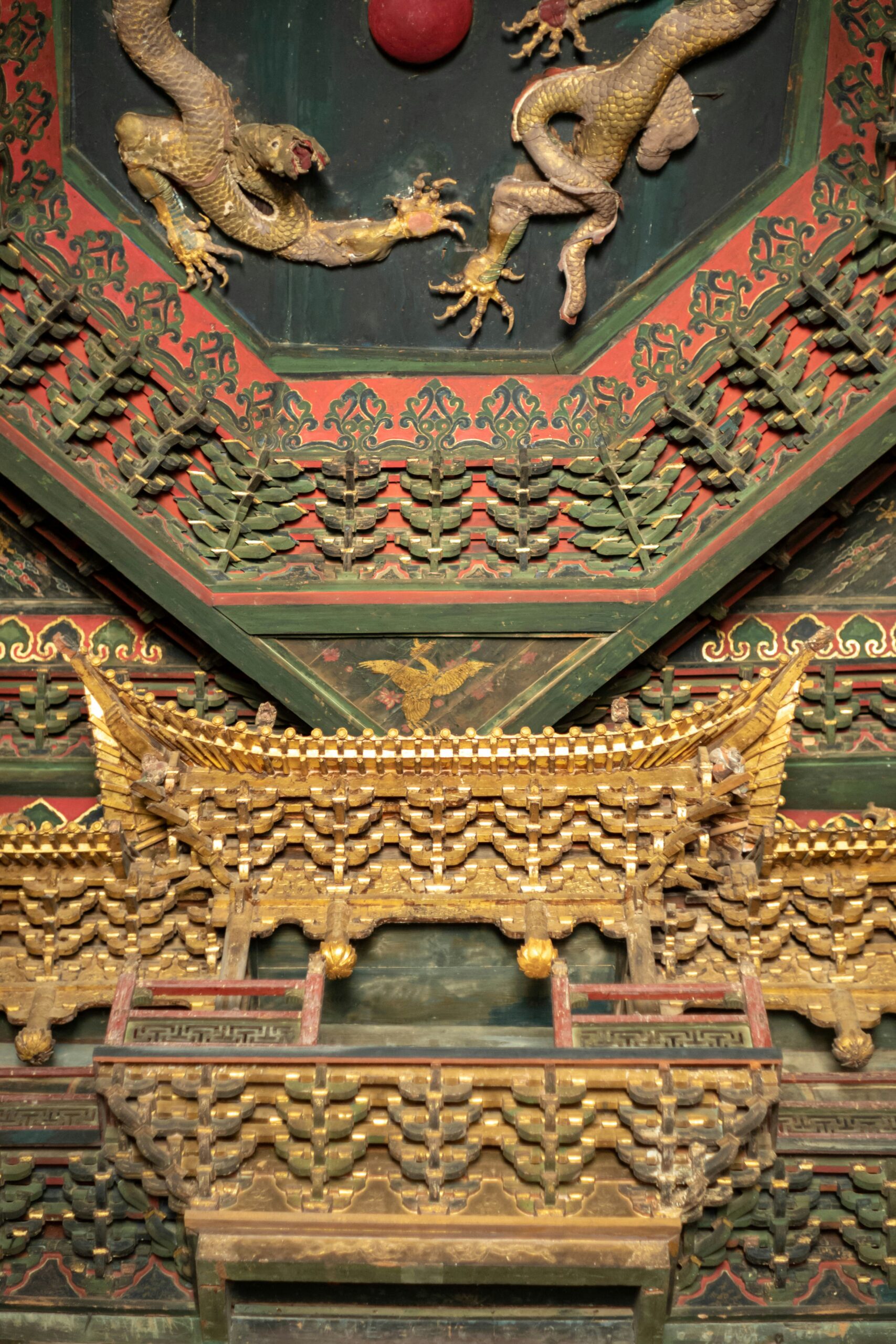 Kennin-ji temple famous twin dragon ceiling painting by Koizumi Junsaku in main hall Kyoto oldest Zen Buddhist temple artistic masterpiece